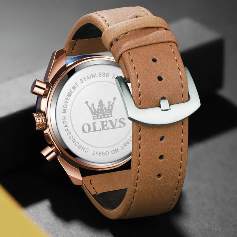 Classic leather quartz watch